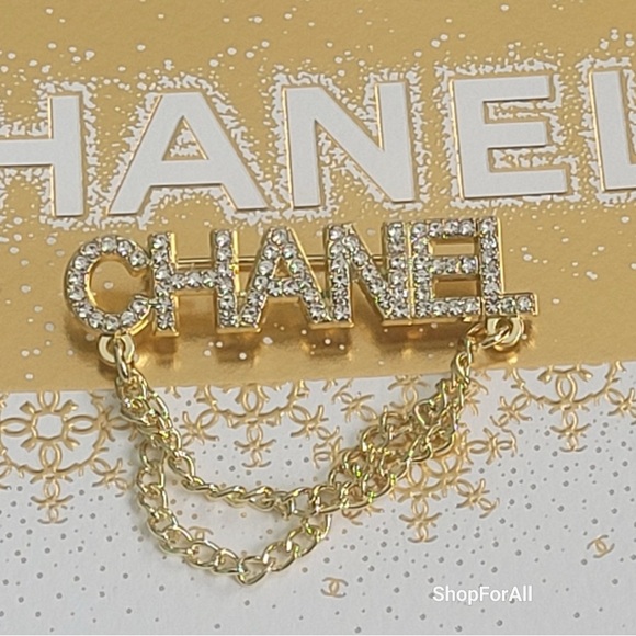 - Chanel Gold Chain Brooch - Picture 1 of 5